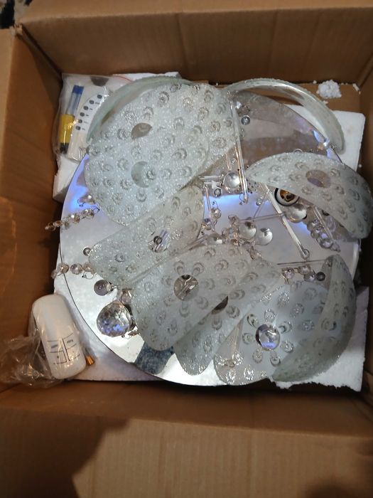 Полилеи с колони и Bluetooth влашка осветление