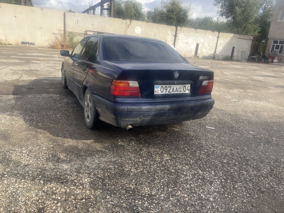 Продам БМВ 3.18 м43 газ бинзин