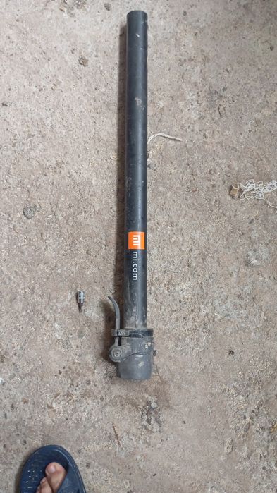 Vând tija trotineta xiaomi