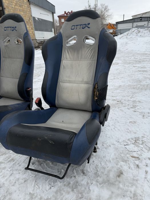 Сидения передние ковши