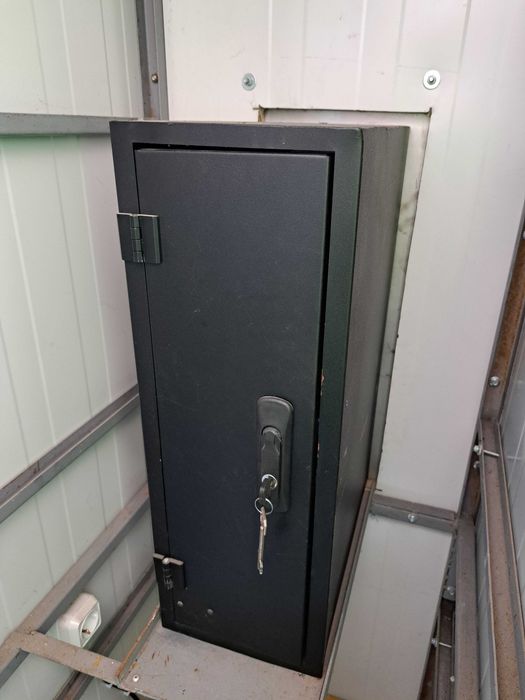 Машина за жетони/разваляне на банкноти