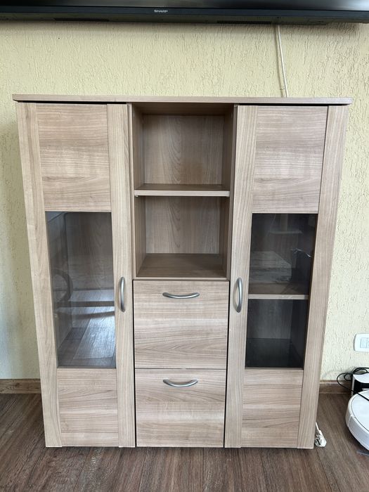 Dulap living cu vitrina