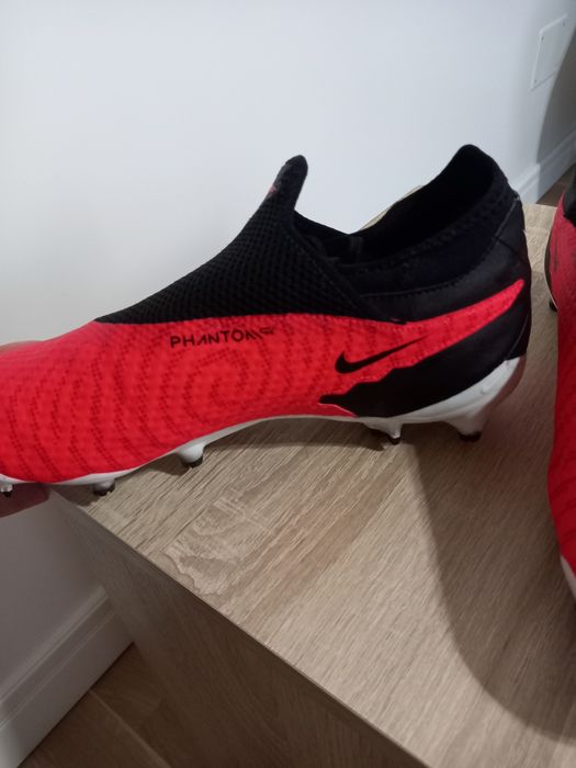 Vând Ghete nike fotbal