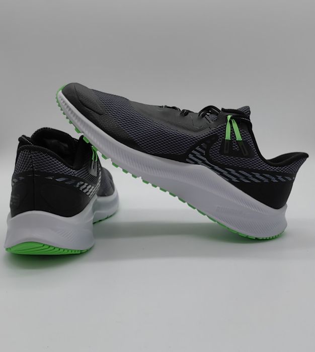 NIKE Quest 3 Shield