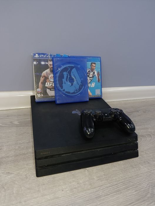Playstation 4 pro 1 терабайт,