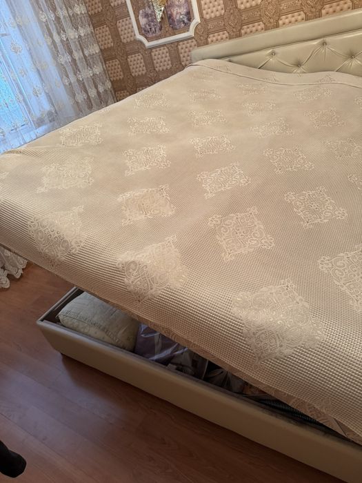 Продам кровать размер 1.6