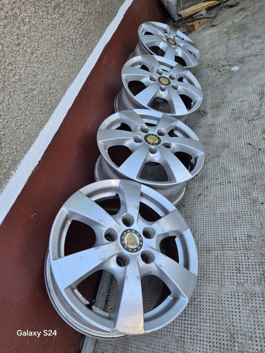 Vand jante 5x114.3 R15