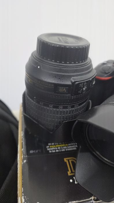 Nikon D5600 + 4 obiective , 2 acumulatori , genata + rucsac
