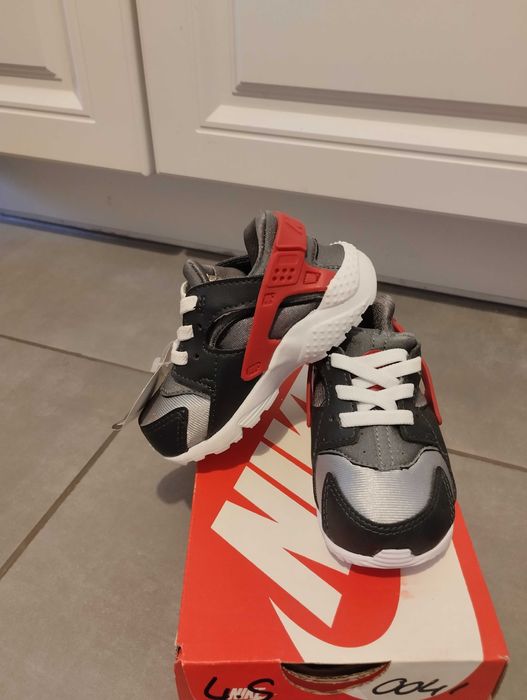 Nike Air Huarache  номер 21, нови с кутия .Цена 49 лв