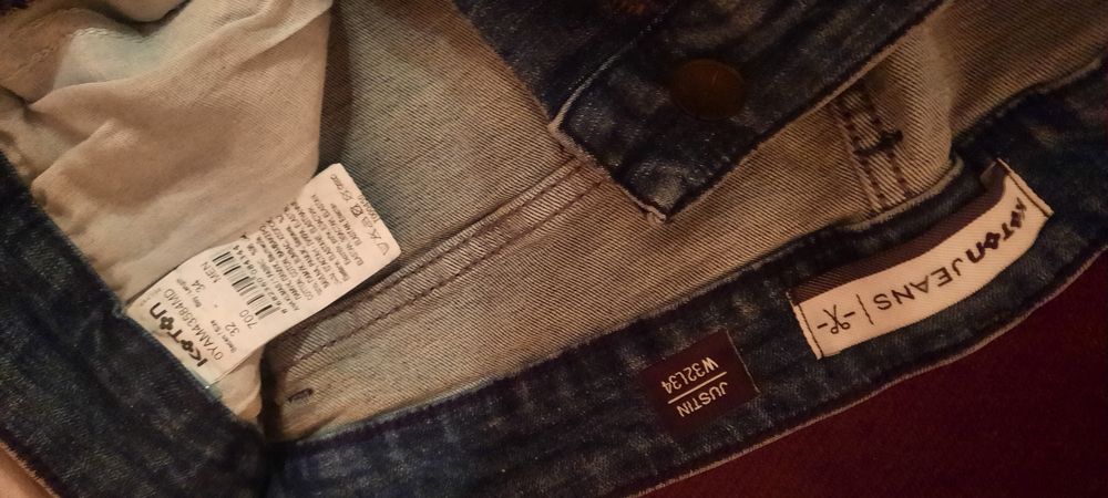 Продаю    джинсы