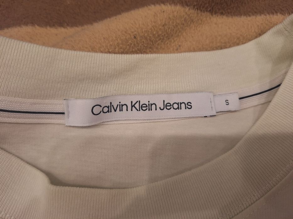 Оригинална тениска на Calvin Klein размер S
