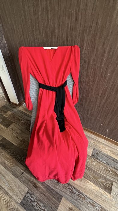 Вечерние платья в отличном состоянии, одевала по 1-3 раза