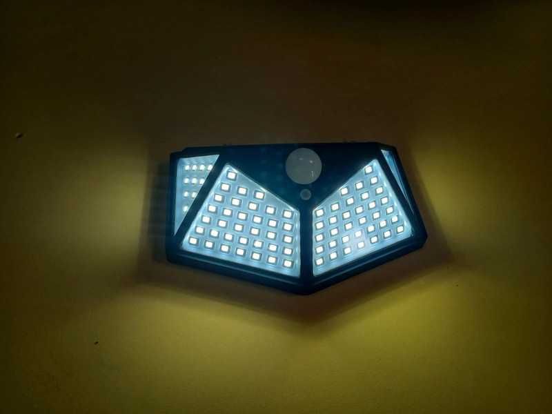 Proiector led pentru exterior cu alimentare solara