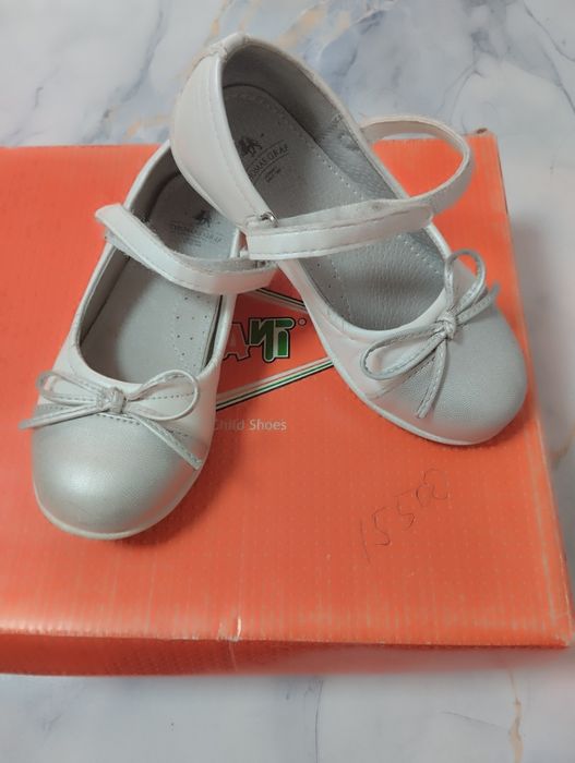 Продам сандали для девочек