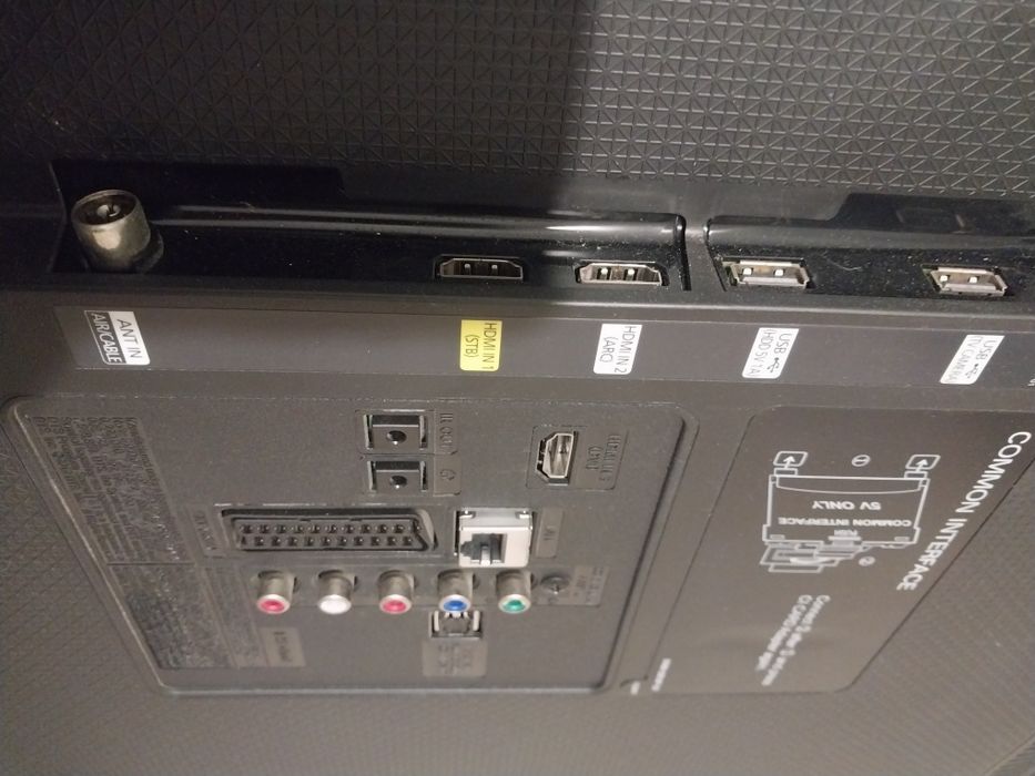 Большой смарт телевизор Samsung 122см.