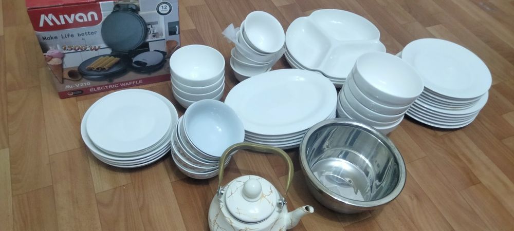 Посуды недорого.