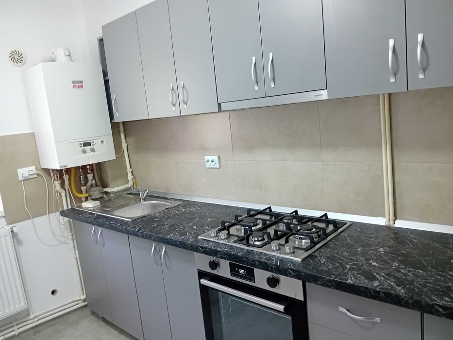 Inchiriez apartament 2 camere, 350 E
