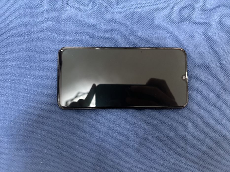 Redmi 13; Samsung a40;