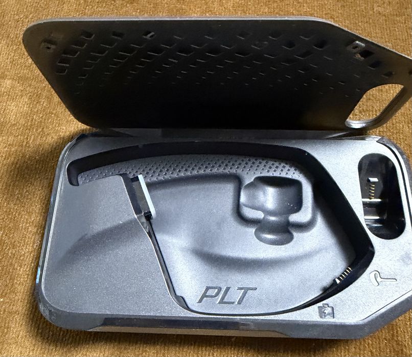 Vand cutie incarcare casca plantronics voyager 5200