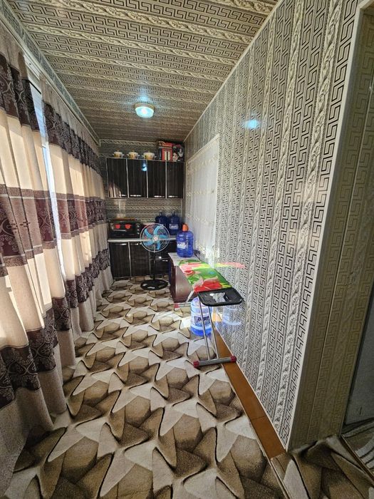 Срочно продаётся 2 х комнатная квартира 6 микрорайон 5 этаж