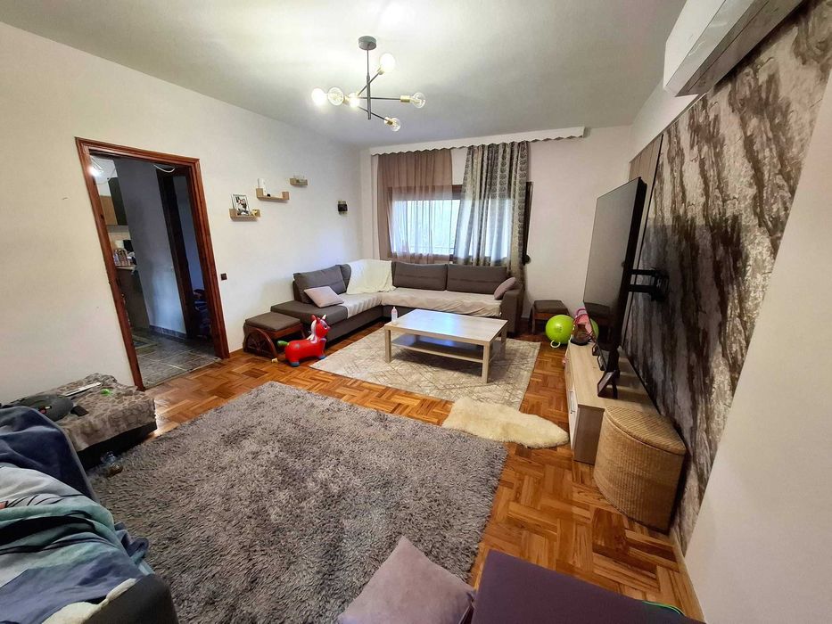 Продава двуетажна къща 150 м2 + 80 м2 и двор 400 м2 в Аспровалта, Гърция