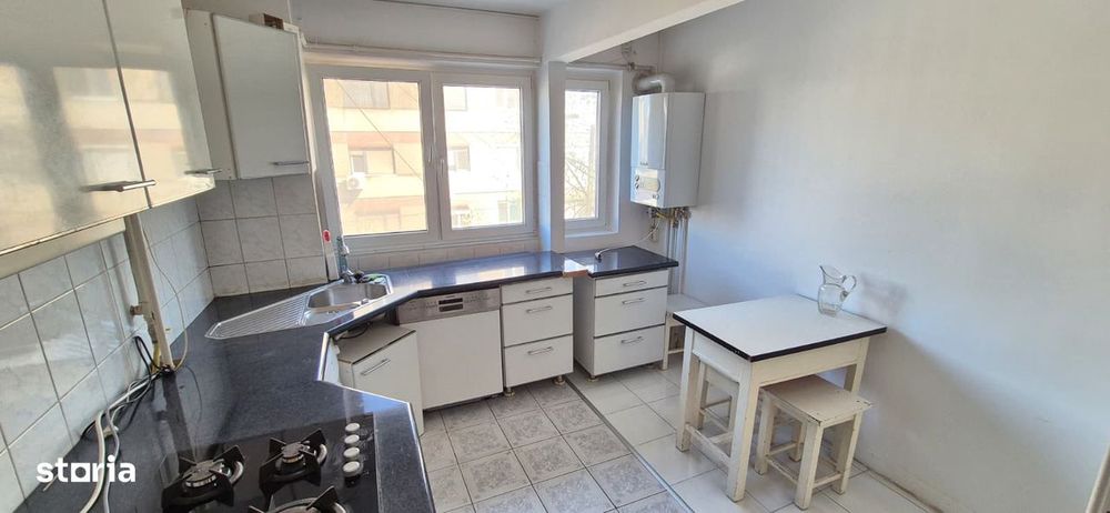 3 camere Romanilor / Bou' Rosu