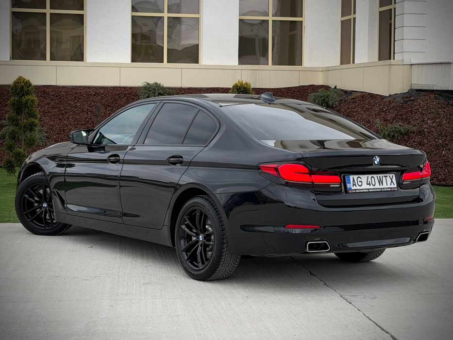 BMW Seria 5 520d /X DRIVE / Harman Kardon / Keyless / Navi 4K