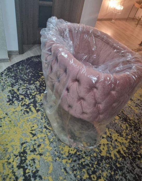 Pătuț Premium pentru Prințese – Velvet Rose Gold (Nou)
Vând pătuț de l