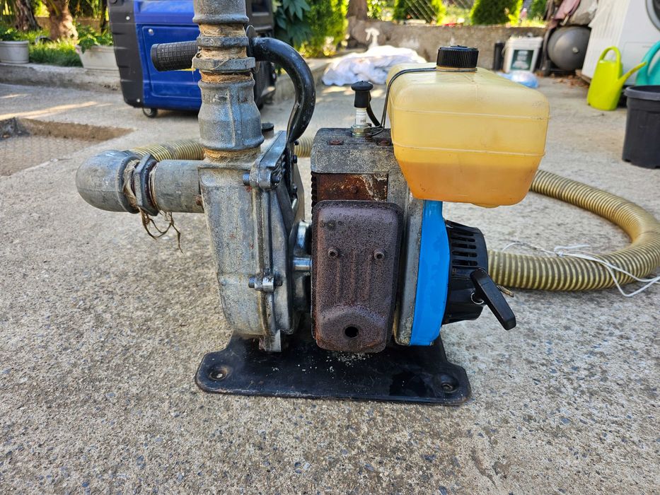 Бензинова Помпа за ВОДА .ITALY. ПЕРФЕКТНА..