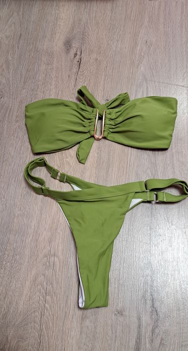 Vand costum de baie nou