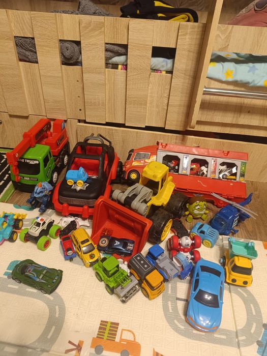 Продам пакет машинок