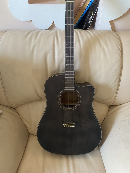 Аккустическая гитара