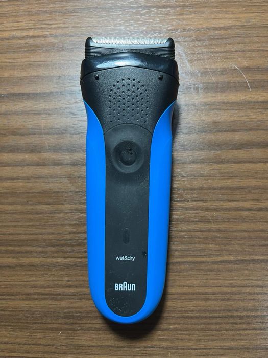 Продам электрическую бритву Braun