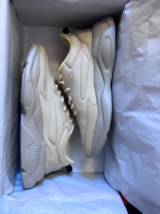 Hugo Маратонки чисто нови