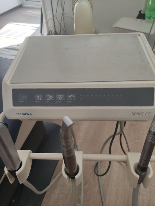 Продавам стоматологични машини