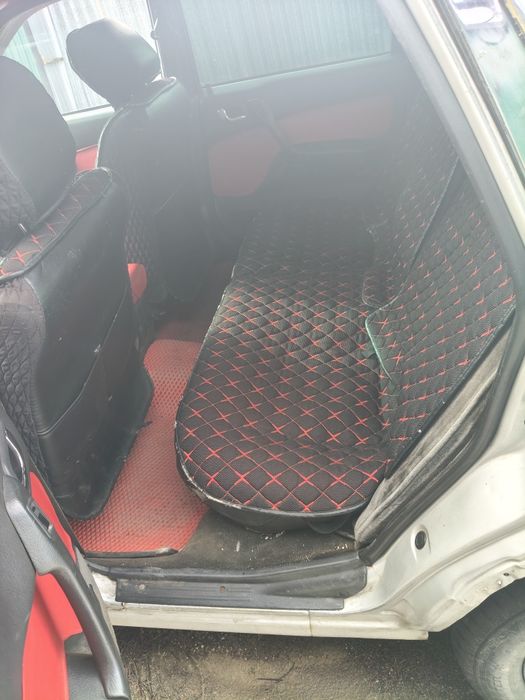 Продам срочно машину