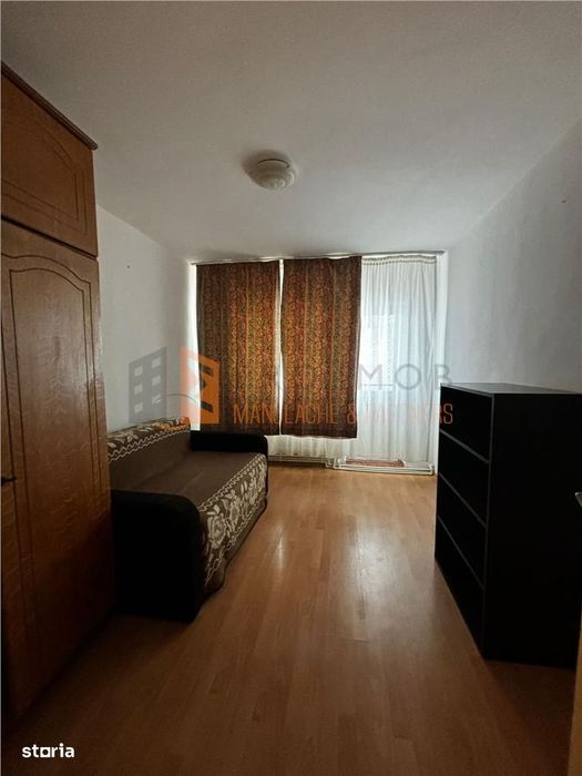 Apartament 3 camere cf 1 semidecomandat  zona Unirii Sud