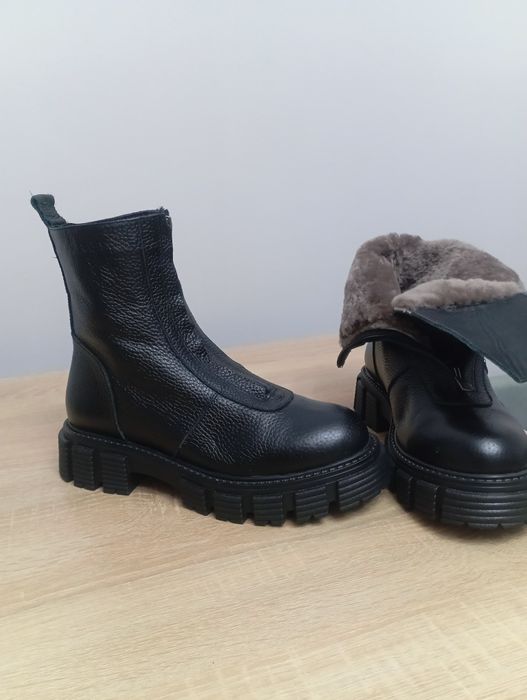 Женские кожаные ботинки