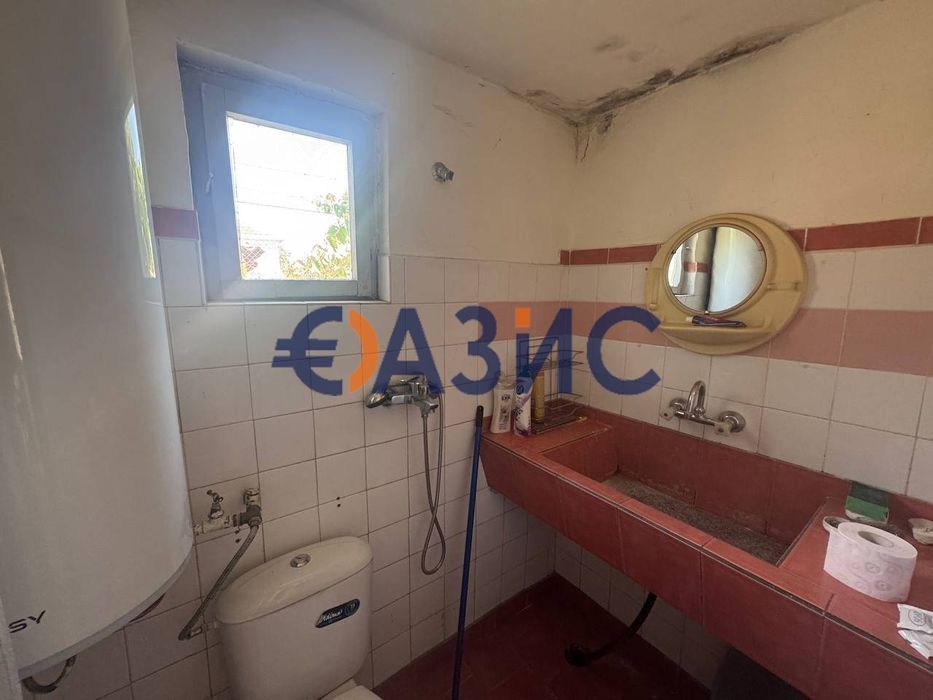 Продава се Къща в с. Гълъбец, Област Бургас - 155 кв.м за 362 €/кв.м - Снимка #11