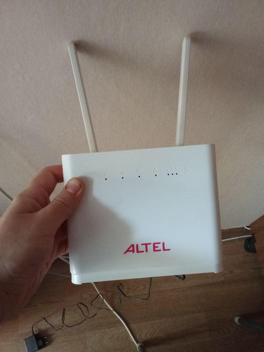 Продам роутер altel