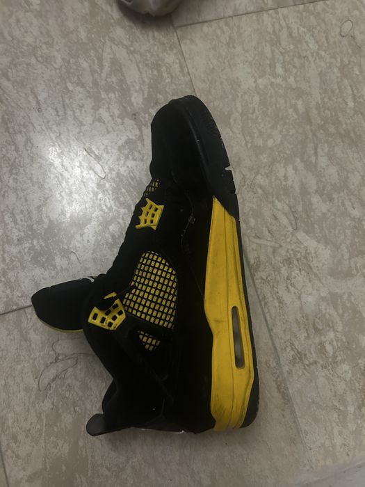 Jordan 4 yellow thunder