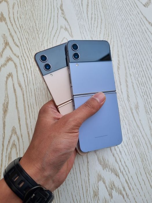 Samsung Galaxy Z Flip 4 5G. Joyi 256 GB. Garantya bor. IME o'tkan