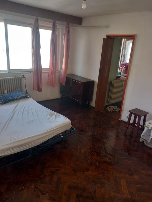 Inchiriez Apartament 2 camere , Zona Nord Republicii , Rm.Valcea , Doar la muncitori sau la zi / ora