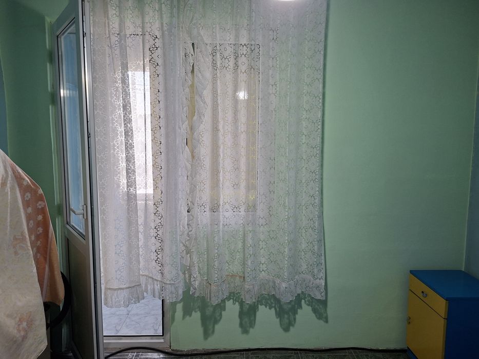 Продавам двустаен до АБС в Изтока