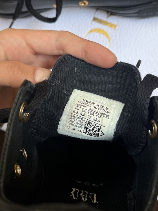 Converse teniși 'low', negri din piele vegană, accente aurii