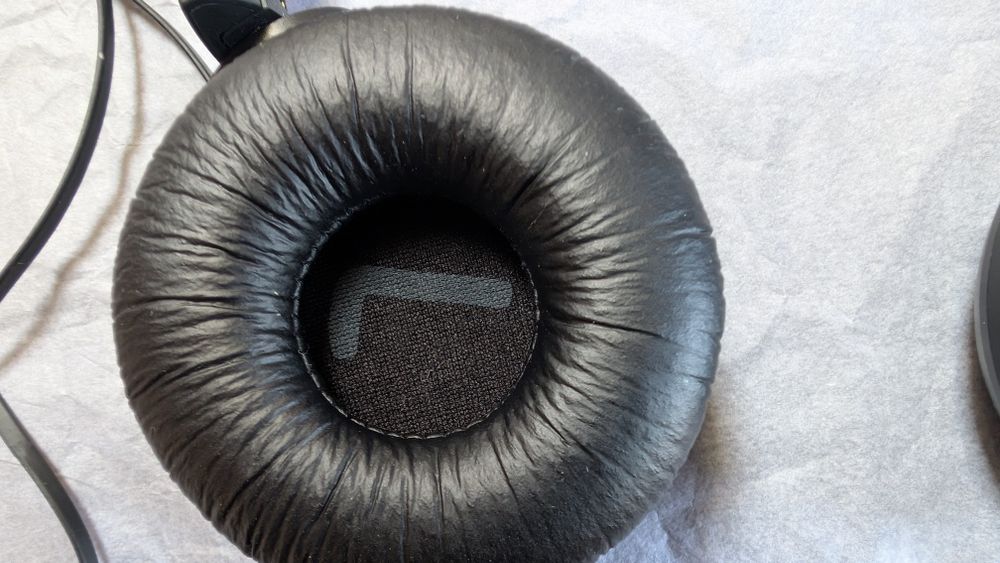 Casti On Ear cu fir JBL TUNE 500