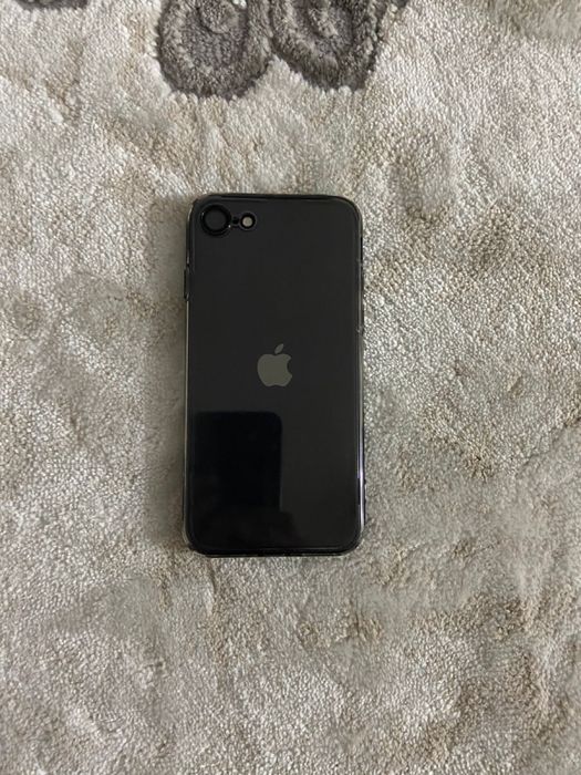 iPhone SE 2020 64 GB + AirPods