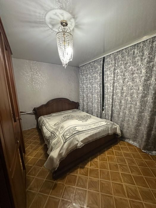 Продам 3х комнатную район Защита