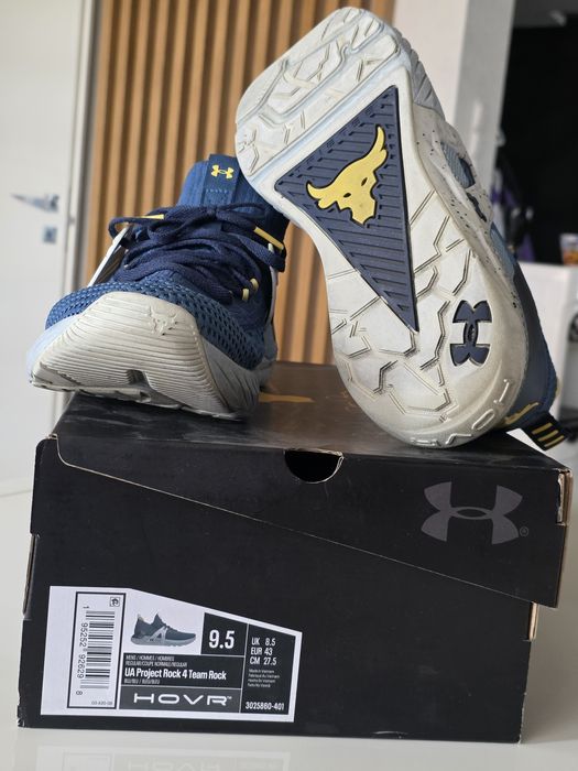Under Armour 43 -  UA Project Rock 4 Team Rock HOVR