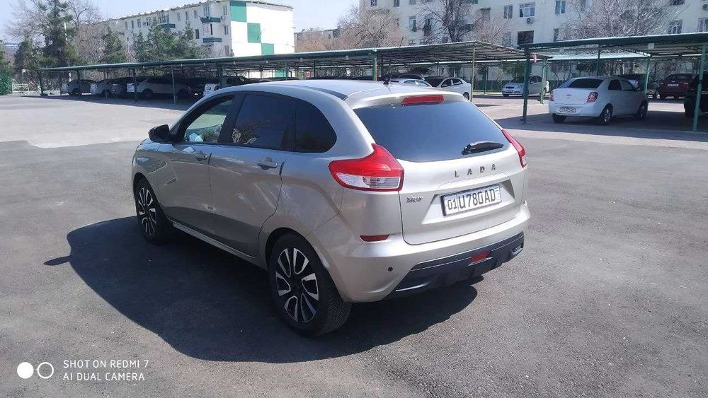 Продаётся или Аренда с выкупом Lada XRay 2018 года 1.8 автомат коробка